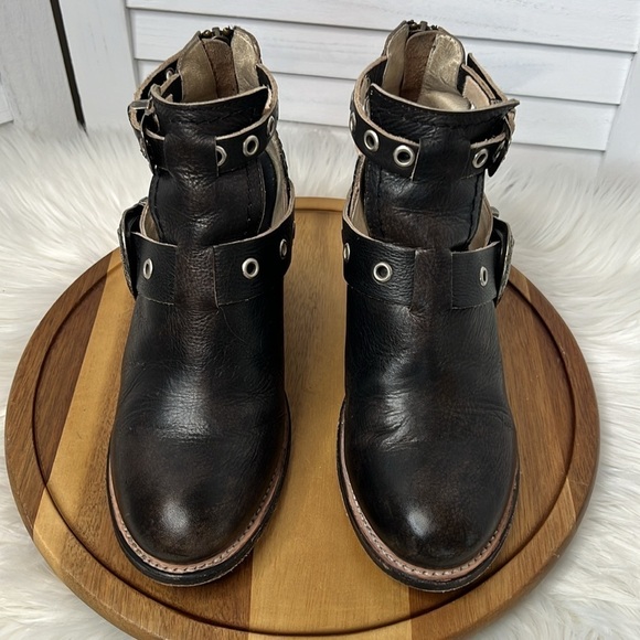 FREEBIRD l Carsen Blackish Leather Ankle Bootie Size 8 Western Country Bo… - Picture 5 of 13